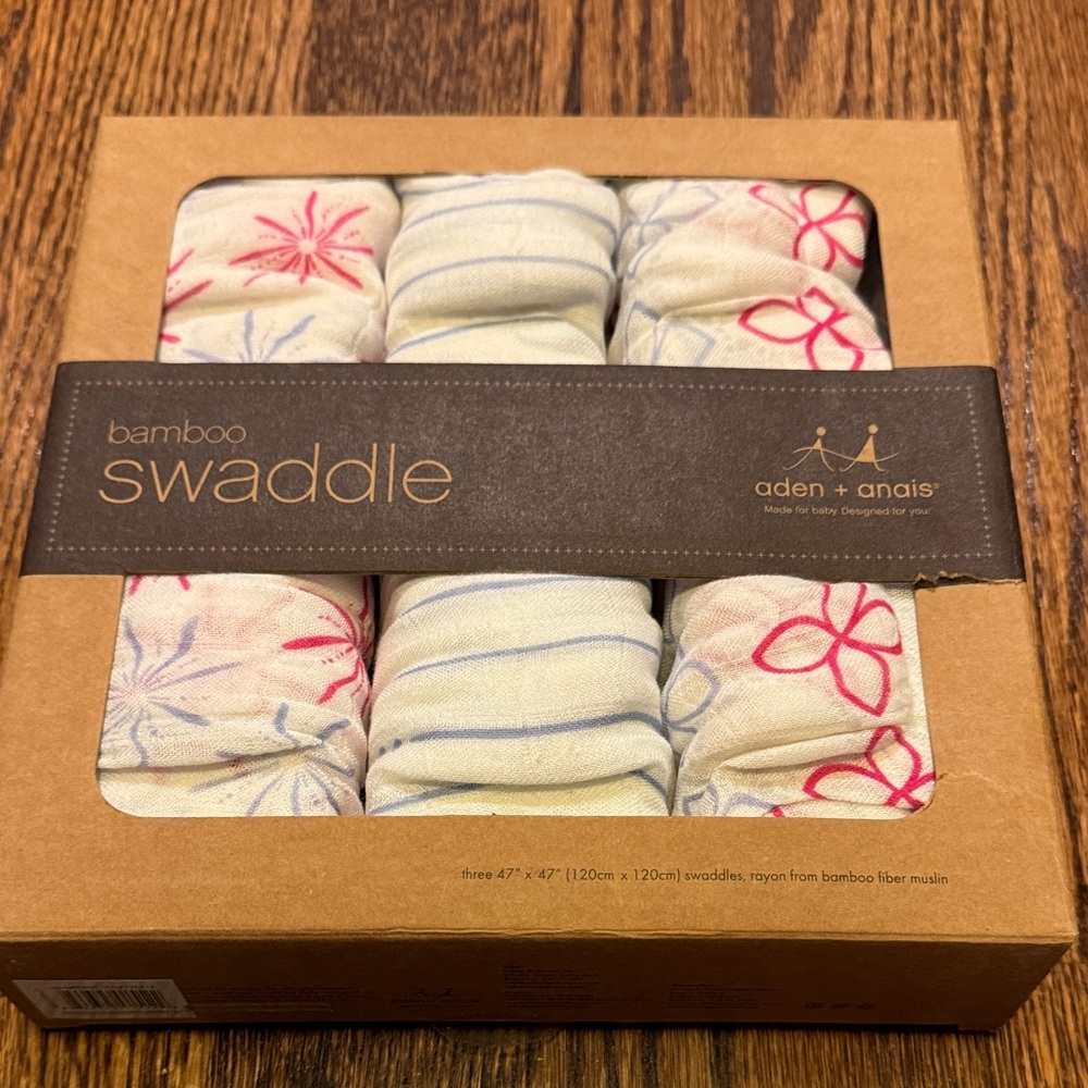 aden + anais Bamboo Swaddle Set - Cream with Pink and Blue Designs